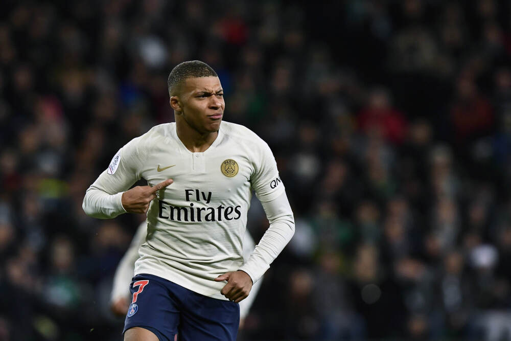 医学奇迹！她的脑子里全是水，已活了20年